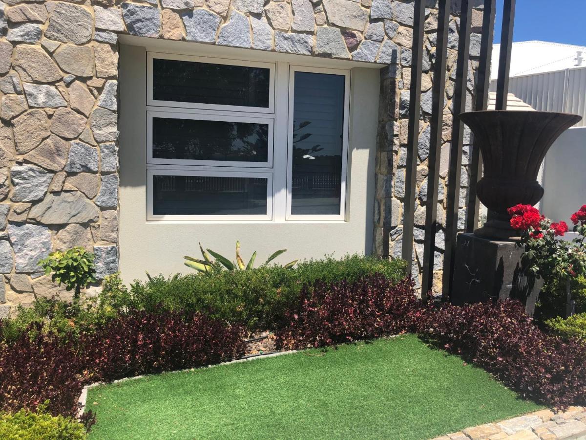 Lavender Manor Bnb Bed and Breakfast Alkimos Εξωτερικό φωτογραφία